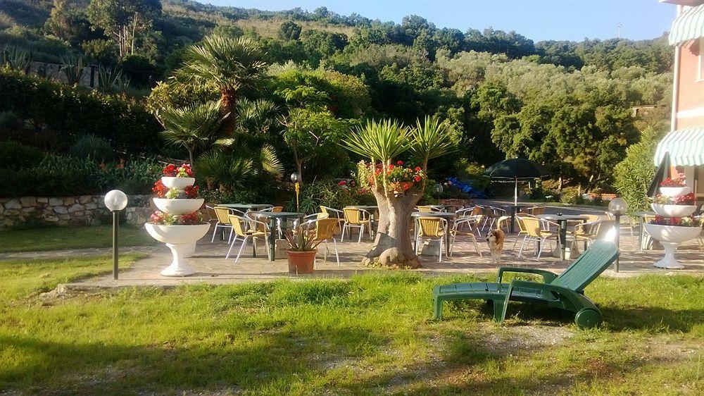 Hotel La Feluca Portoferraio Exterior photo