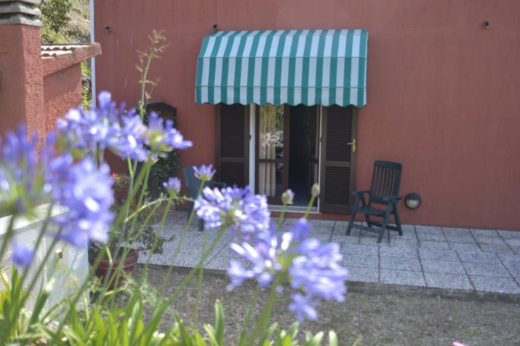Hotel La Feluca Portoferraio Exterior photo